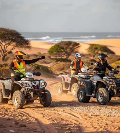 Location quad Essaouira encadrée avec moniteur et groupe sur pistes naturelles